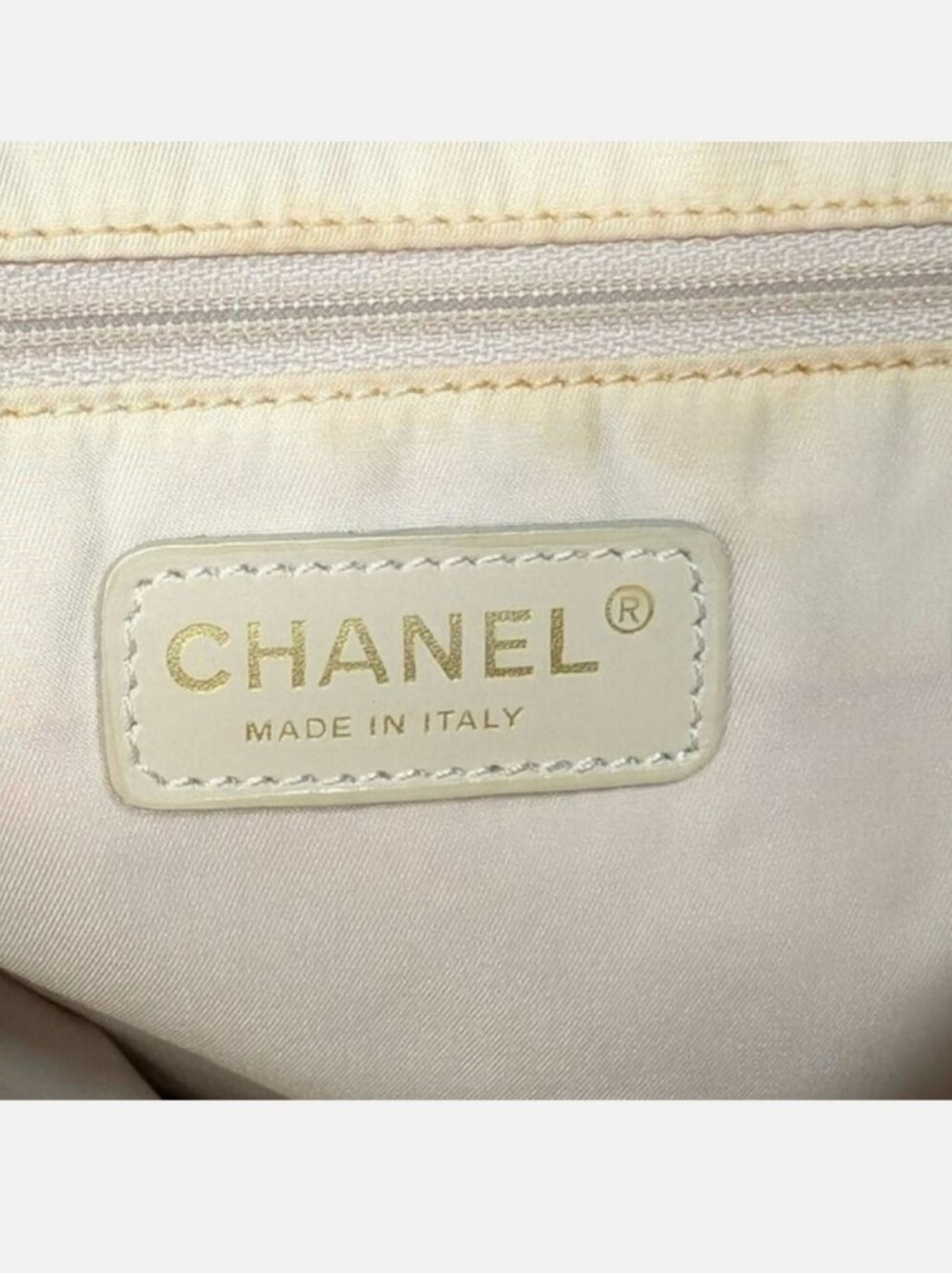 20 4 20 CHANEL Pale Pink Travel Line Tote with Cream Handles Like New Condition - Picture 12 of 15